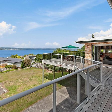 Lofty Lakeviews - Acacia Bay Holiday Home تاوبو المظهر الخارجي الصورة